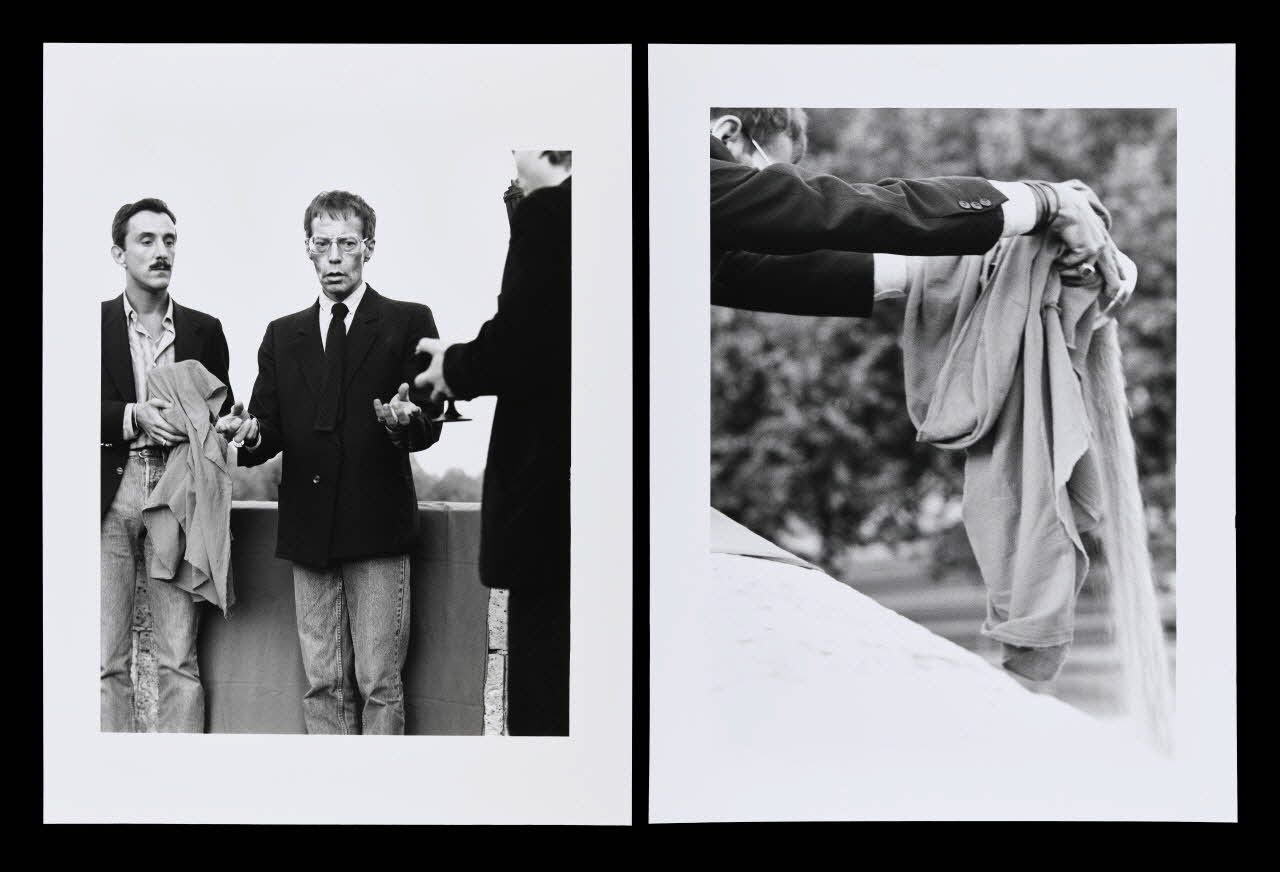 Michel Journiac ; Jean-Luc Moulène tirage photographique La mort de l'ami, rituel de ses cendres, 1er sept. Ile-de-France, France 1987 2021.9.8.1-2 Photo Mucem / Marianne Kuhn