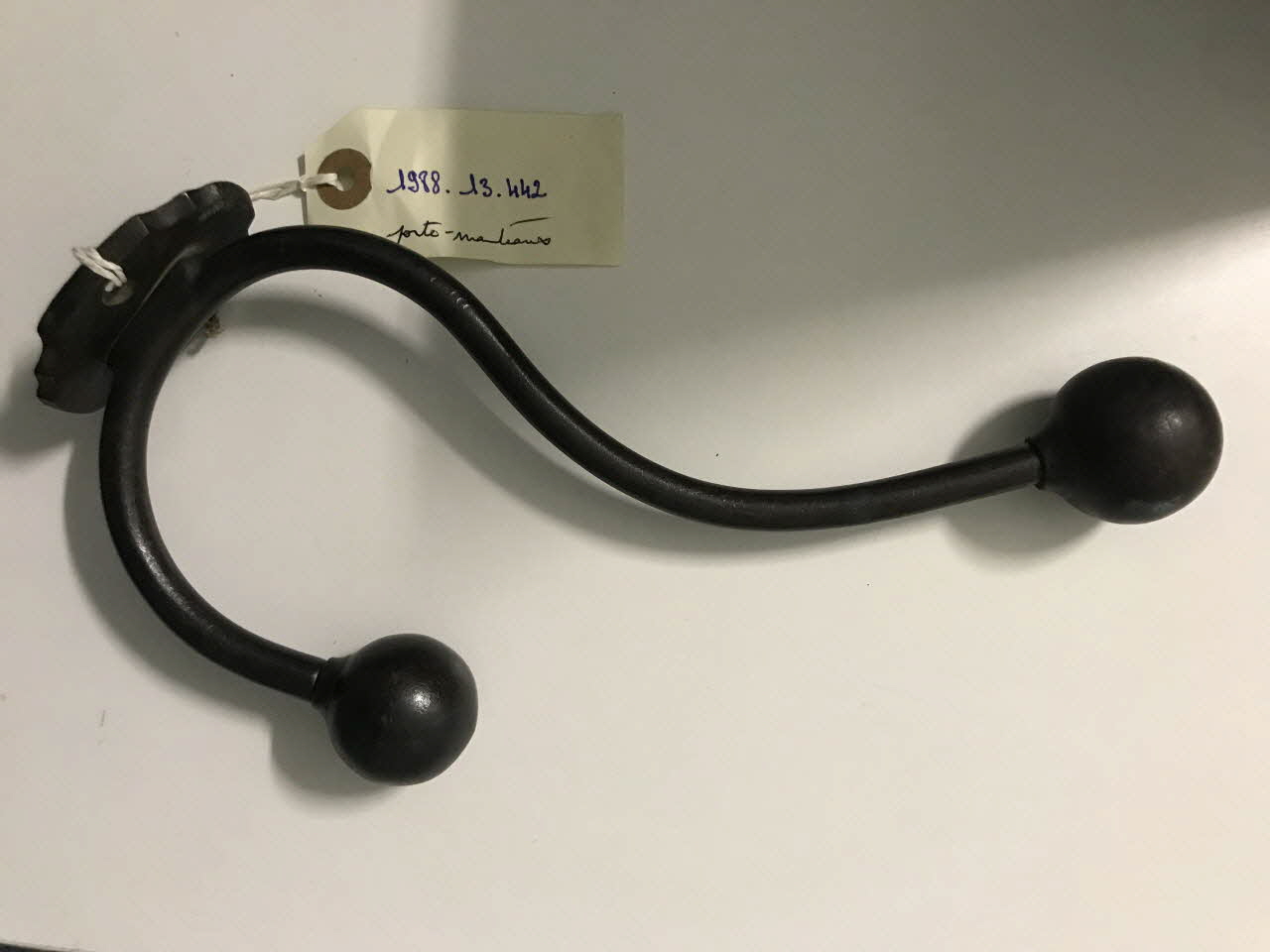 porte-manteaux 1988.13.442 Photo