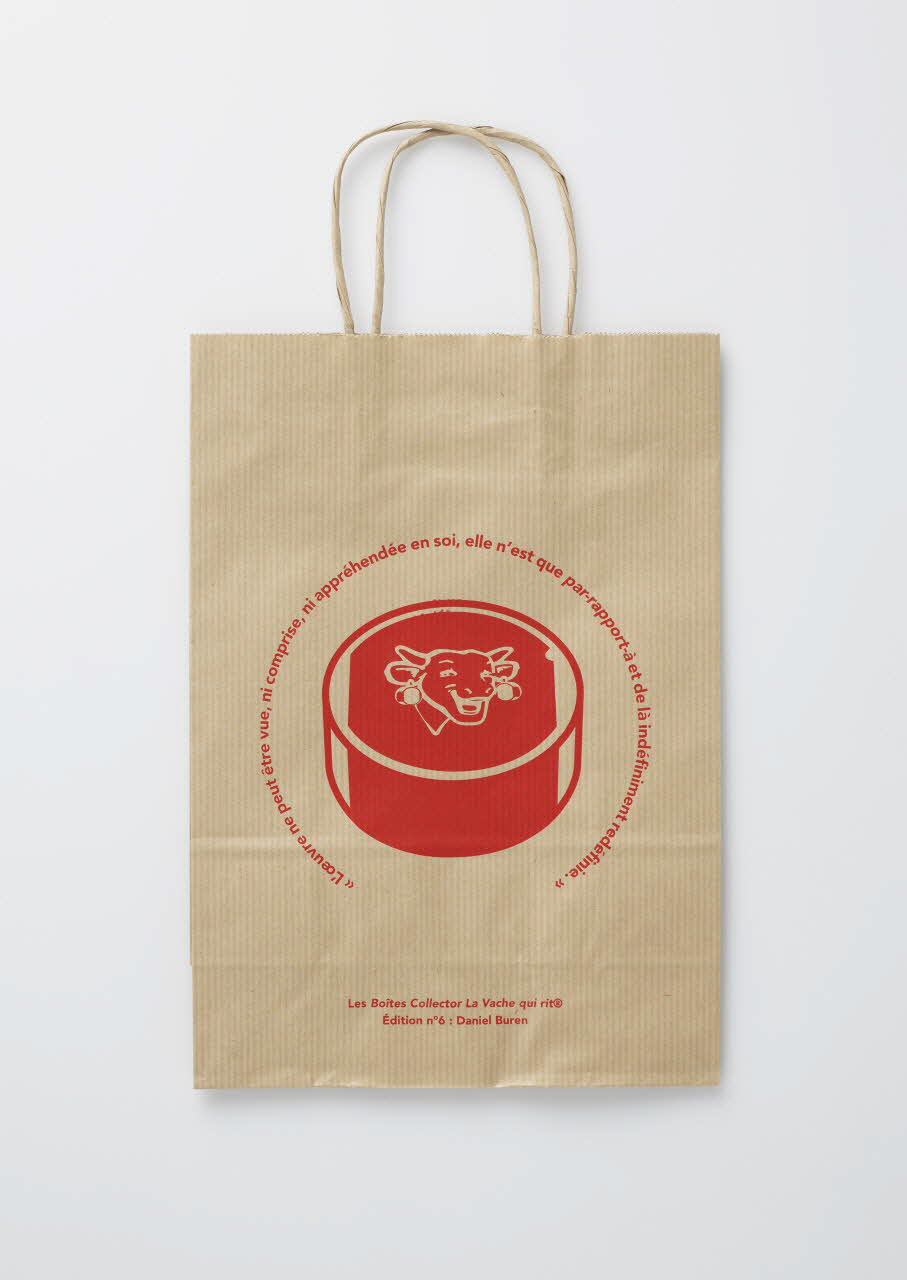 Daniel Buren ; Lab’Bel sachet La Vache qui rit édition Collector Ile-de-France, France 2019 2020.34.11 Photo Mucem / Marianne Kuhn