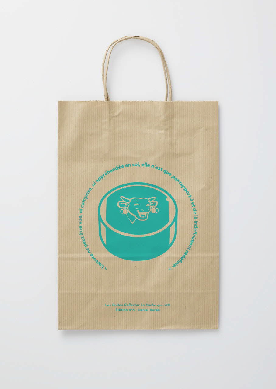 Daniel Buren ; Lab’Bel sachet La Vache qui rit édition Collector Ile-de-France, France 2019 2020.34.13 Photo Mucem / Marianne Kuhn