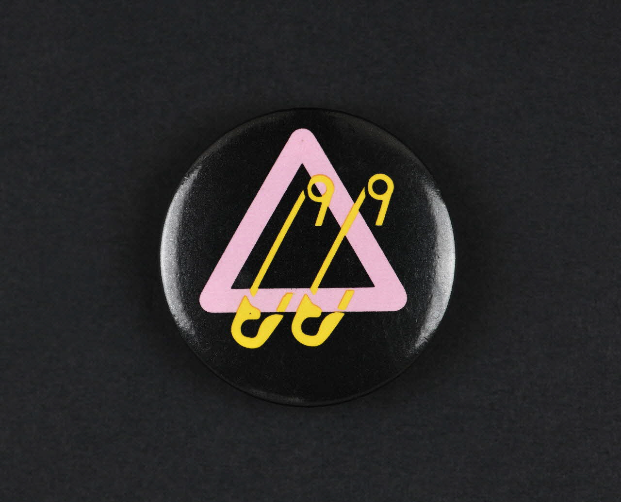 badge Ile-de-France, France 1989-2013 2018.75.29 Photo Mucem / Marianne Kuhn