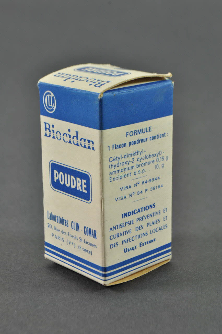boîte à médicaments 1950 2000.60.1246.2.1 Photo Mucem