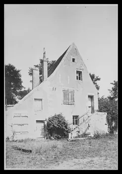 C. Bellile photographie Maison. Escalier extérieur sur pignon Bourgogne, France 1940 Ph.1940.32.12  Photo