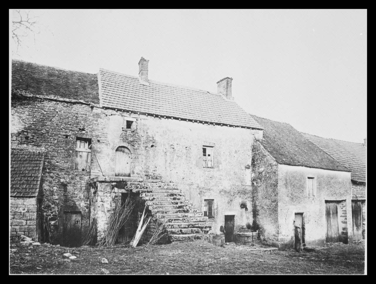 C. Bellile photographie Maison. Escalier extérieur découvert Bourgogne, France 1940 Ph.1940.32.22 Photo