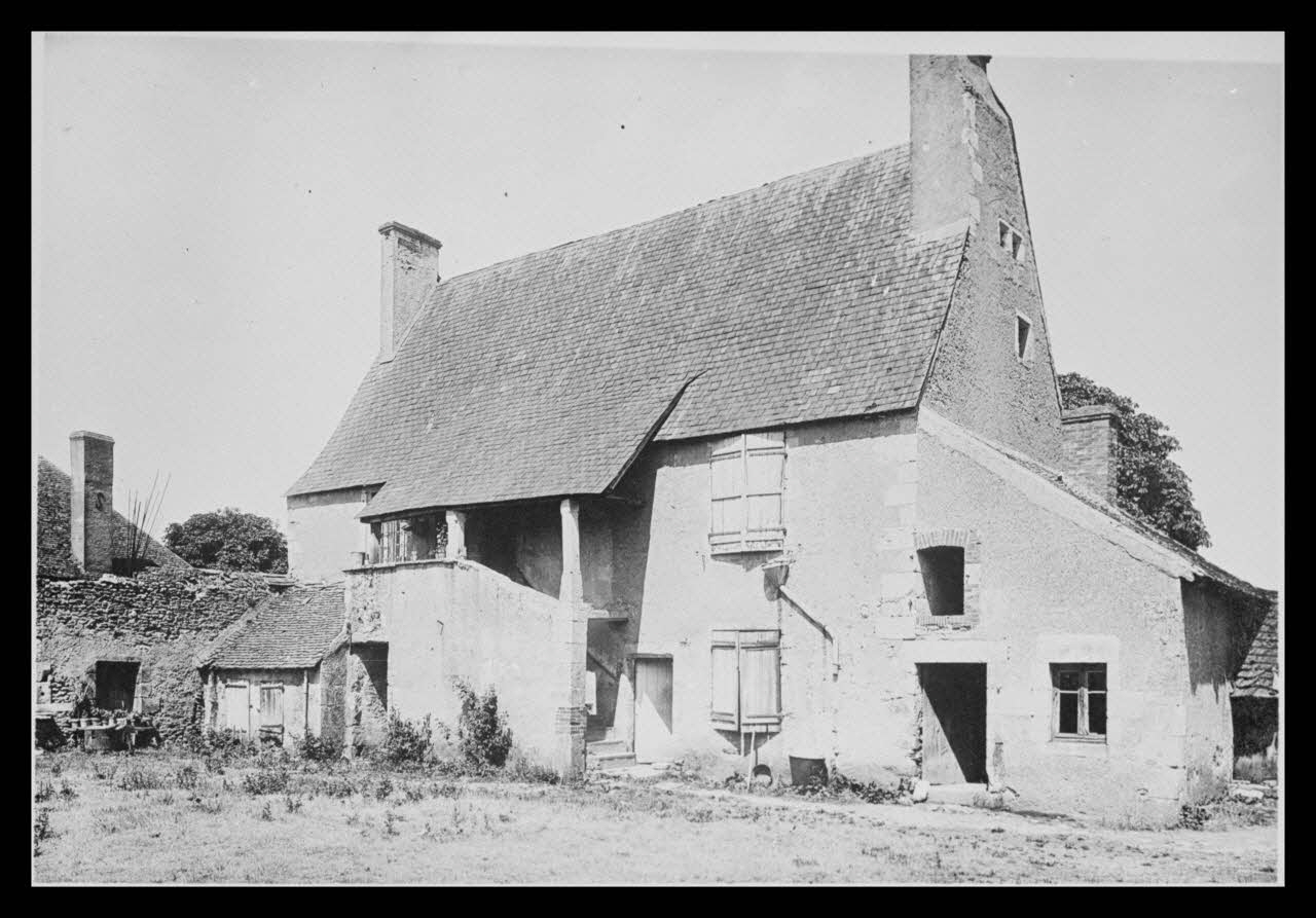 C. Bellile photographie Maison. Galerie. Escalier extérieur Bourgogne, France 1940 Ph.1940.32.24 Photo