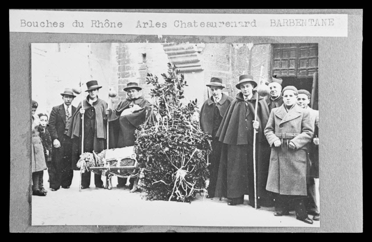 J. Guillot photographie La charrette de l'agneau de Noël Provence-Alpes-Côte d'Azur, France 1941 Ph.1941.38.18 Photo