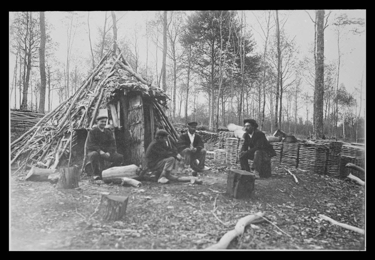 Monsieur D' Anchaed photographie Bois de Poisun. La pose Bourgogne, France 1903/7/1 Ph.1943.125.14 Photo