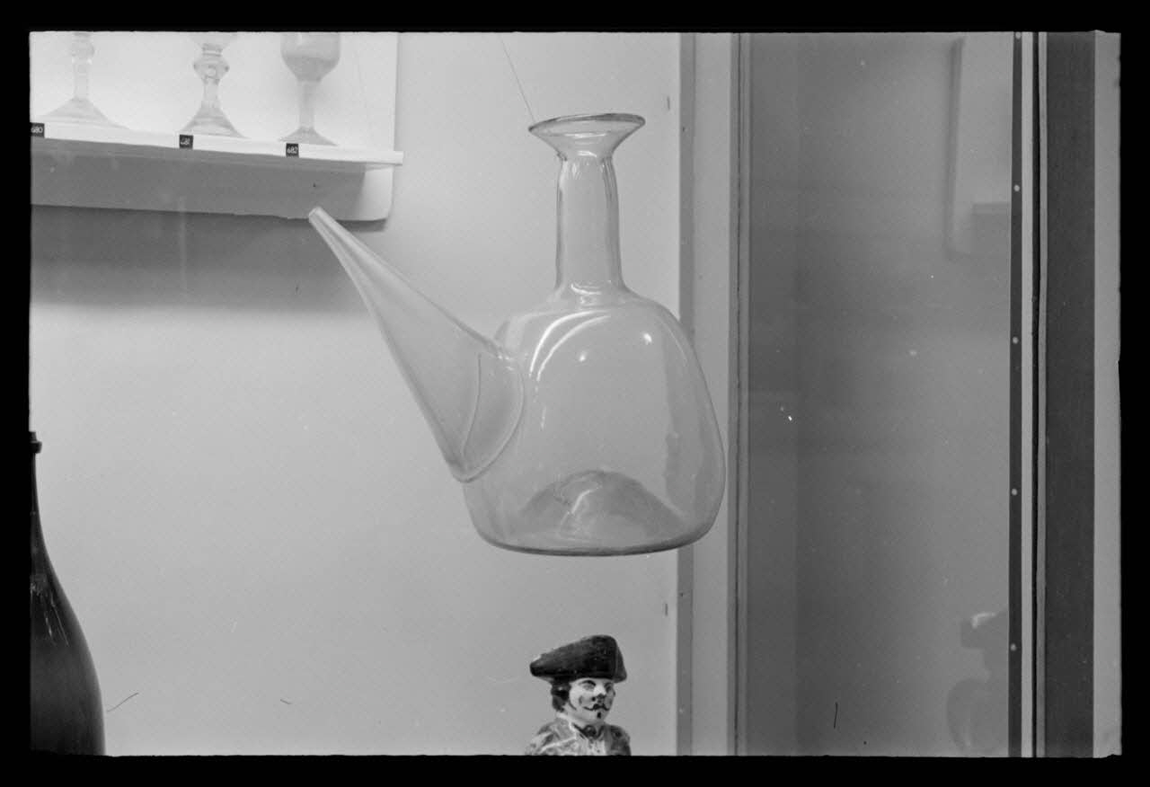 P. Lapisse photographie MNATP. Exposition. Objets domestiques des provinces de France dans la vie familiale et les arts ménagers (17 avril 1953 - 11 octobre 1954) Ile-de-France, France 1954/3/1 Ph.1954.36.6 Photo