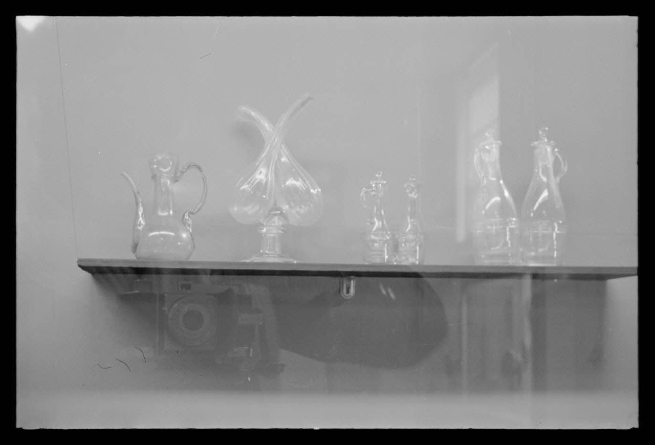 P. Lapisse photographie MNATP. Exposition. Objets domestiques des provinces de France dans la vie familiale et les arts ménagers (17 avril 1953 - 11 octobre 1954) Ile-de-France, France 1954/3/1 Ph.1954.36.7 Photo