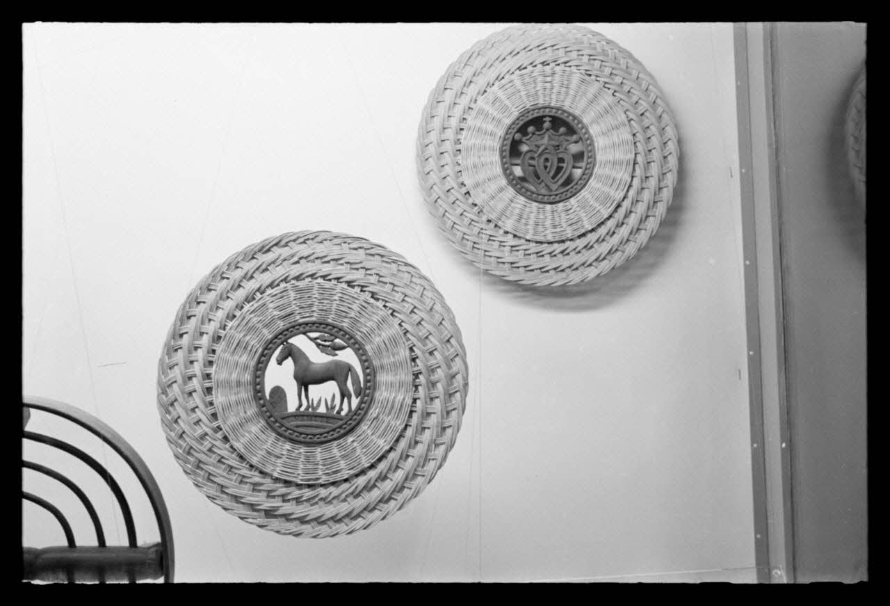 P. Lapisse photographie MNATP. Exposition. Objets domestiques des provinces de France dans la vie familiale et les arts ménagers (17 avril 1953 - 11 octobre 1954) Ile-de-France, France 1954/3/1 Ph.1954.36.9 Photo