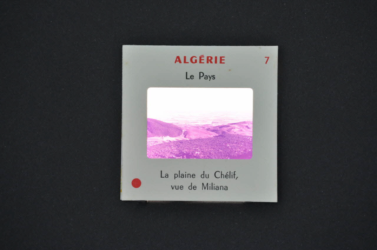 M Hamelle ; Ministère Des Affaires Algériennes diapositive Algérie. La plaine du Chélif, vue de Miliana Ile-de-France, Algérie 1960 2002.157.1.8 Photo Mucem
