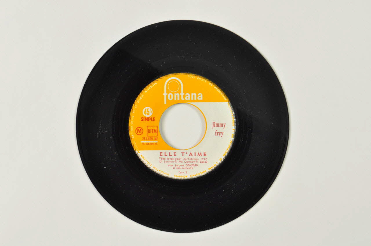 disque 45 tours Elle t'aime 2001.69.16.2617 Photo Mucem