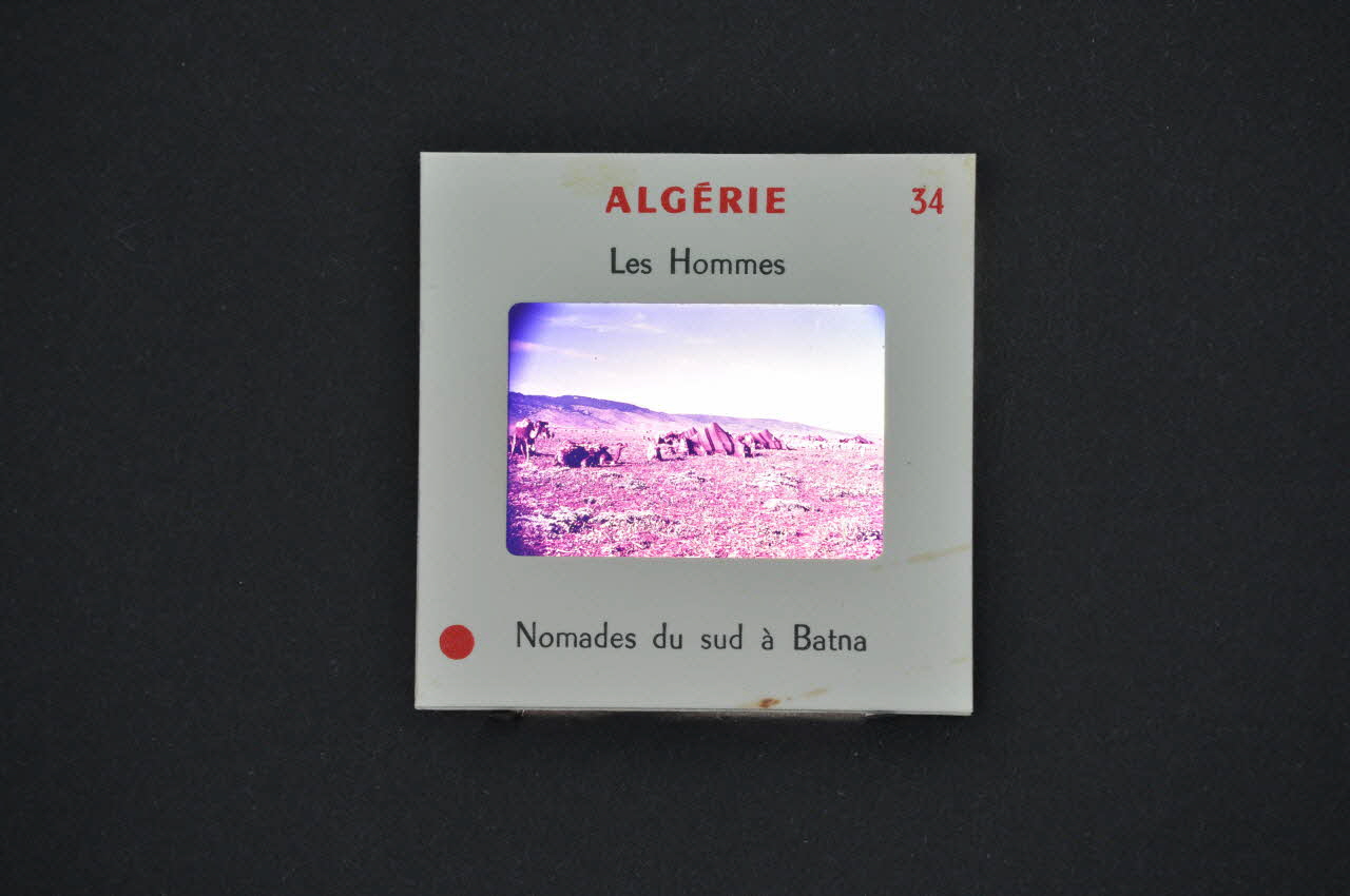 M Hamelle ; Ministère Des Affaires Algériennes diapositive Algérie. Nomades du sud à Batna Aurès, Algérie 1960 2002.157.1.35 Photo Mucem