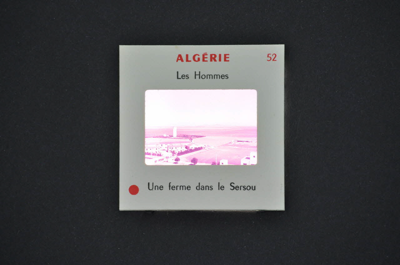 M Hamelle ; Ministère Des Affaires Algériennes diapositive Algérie. Une ferme dans le Sersou Hauts Plateaux, Algérie 1960 2002.157.1.53 Photo Mucem