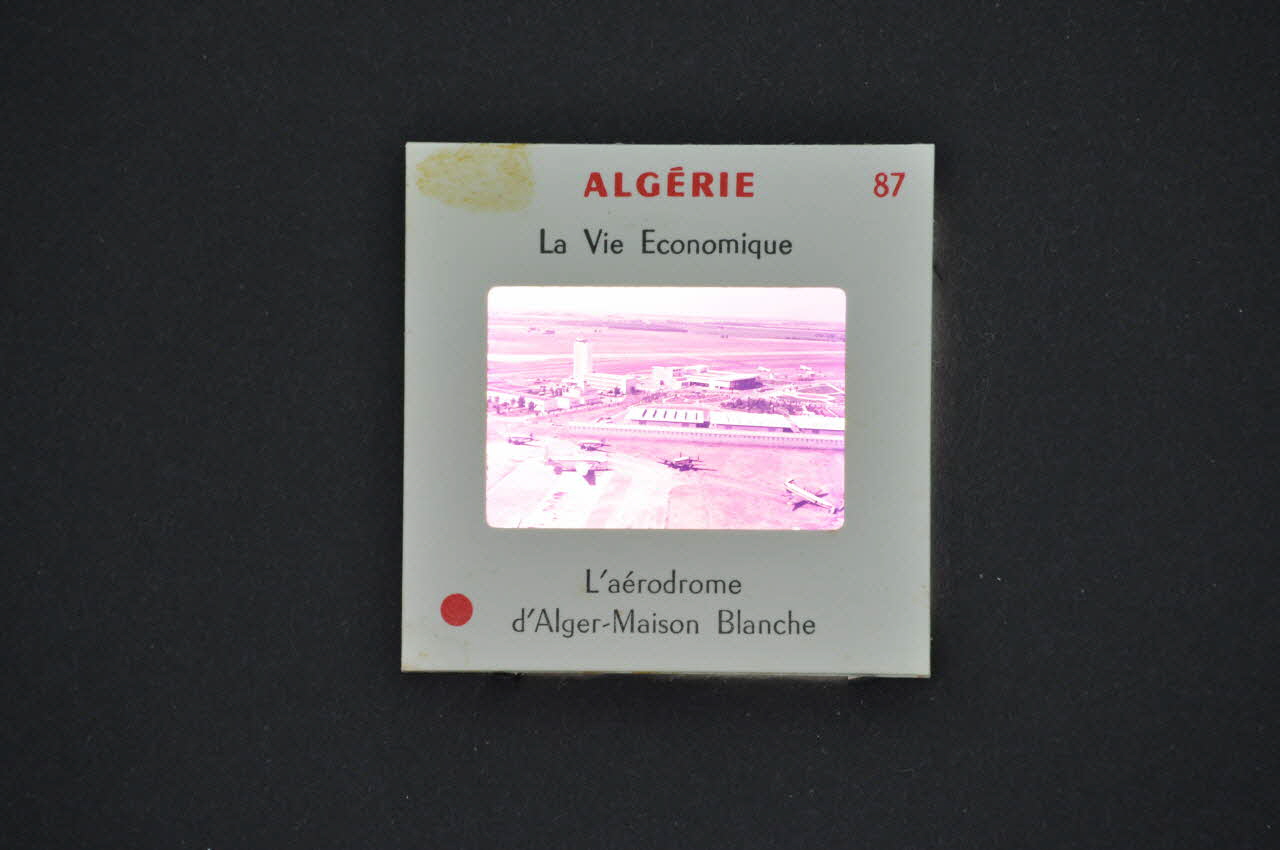 M Hamelle ; Ministère Des Affaires Algériennes diapositive Algérie. L'aérodrome d'Alger-Maison Blanche Ile-de-France, Algérie 1960 2002.157.1.88 Photo Mucem