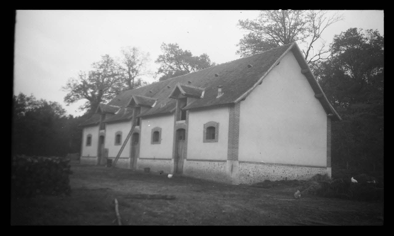 Laroche photographie MNATP. Enquête sur la Sologne Centre, France 1945/11/12 Ph.1945.142.16 Photo