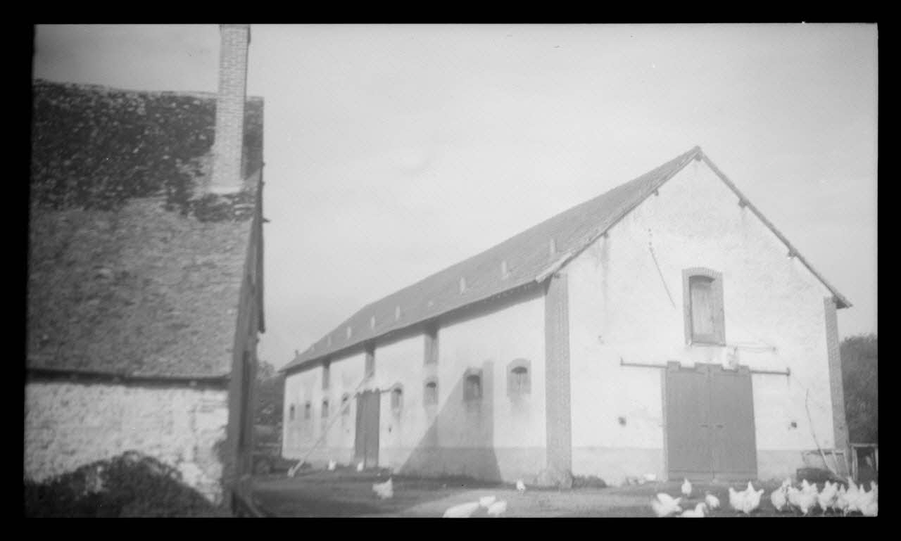 Laroche photographie MNATP. Enquête sur la Sologne Centre, France 1945/11/12 Ph.1945.142.17 Photo