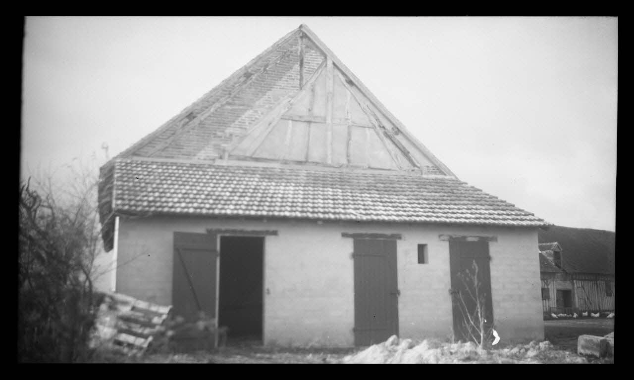 Laroche photographie MNATP. Enquête sur la Sologne Centre, France 1945/11/13 Ph.1945.142.21 Photo