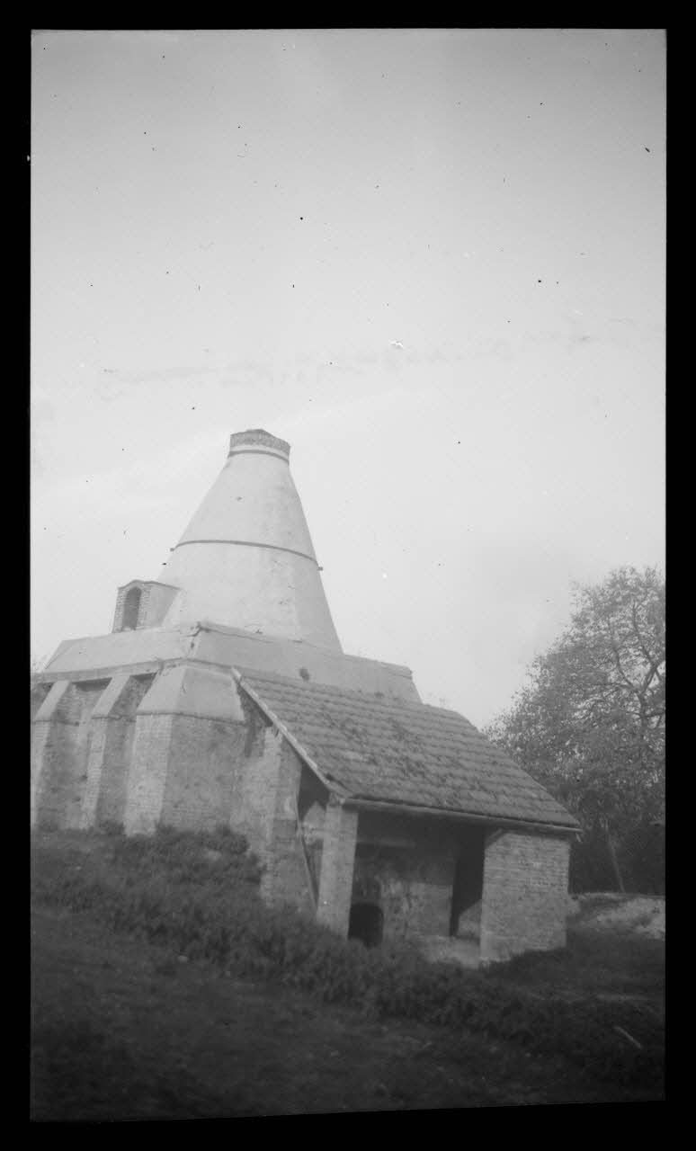 Laroche photographie MNATP. Enquête sur la Sologne Centre, France 1945/11/8 Ph.1945.142.4 Photo