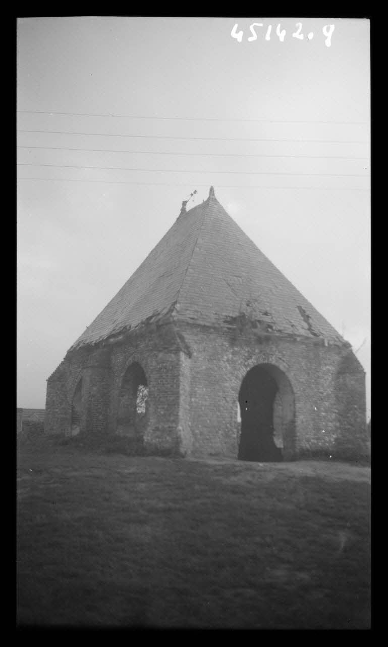 Laroche photographie MNATP. Enquête sur la Sologne Centre, France 1945/11/9 Ph.1945.142.9 Photo