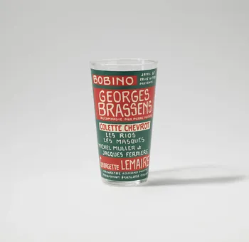 verre Georges Brassens à Bobino, 1967 lle-de-France, France 1967 2021.10.2  Photo Mucem / Marianne Kuhn