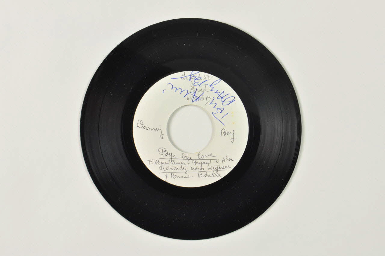 disque 45 tours Let's go 2001.69.16.2660 Photo Mucem