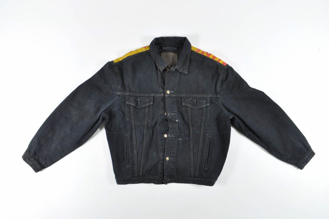 blouson Blouson peint et signé 1990 2002.173.1 Photo Mucem