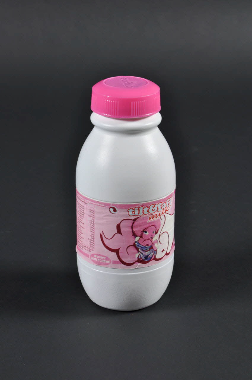 Tilt bouteille Lait 1995-2002 2002.174.5.1-2 Photo Mucem