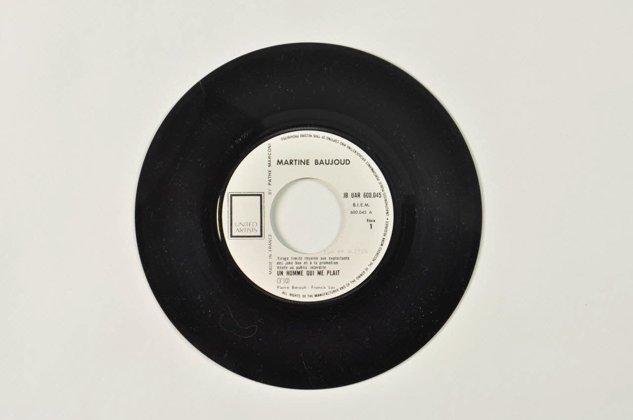 disque 45 tours Un homme qui me plait 2001.69.16.2768 Photo Mucem