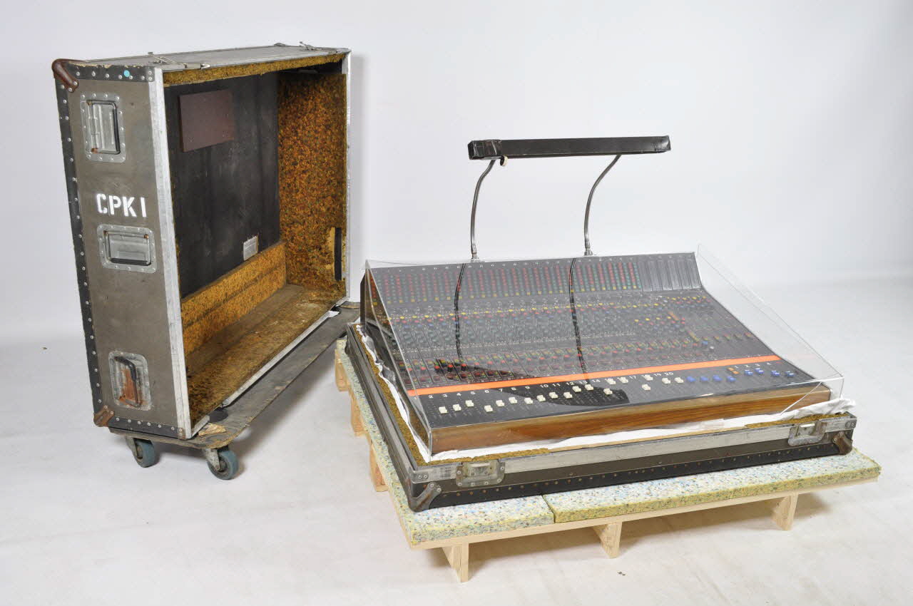 Midas table de mixage Londres(Angleterre) 1976 2002.183.1.1.1-4 Photo Mucem