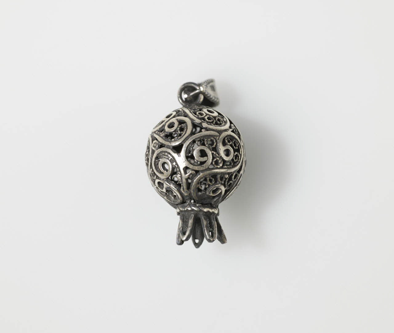 pendentif Erevan, Arménie 2017 2018.36.2 Photo Mucem / Marianne Kuhn