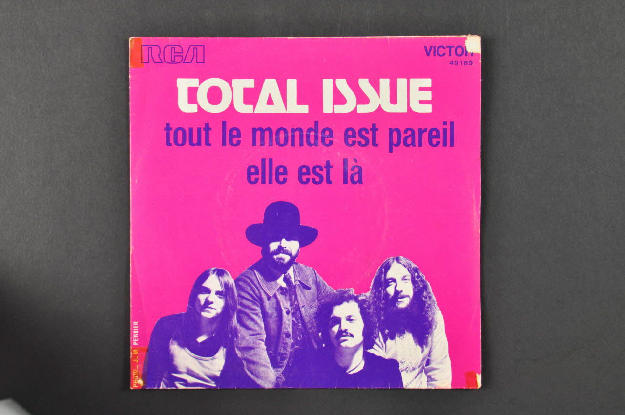 disque 45 tours Elle est là 2001.69.16.2845.1-2 Photo Mucem