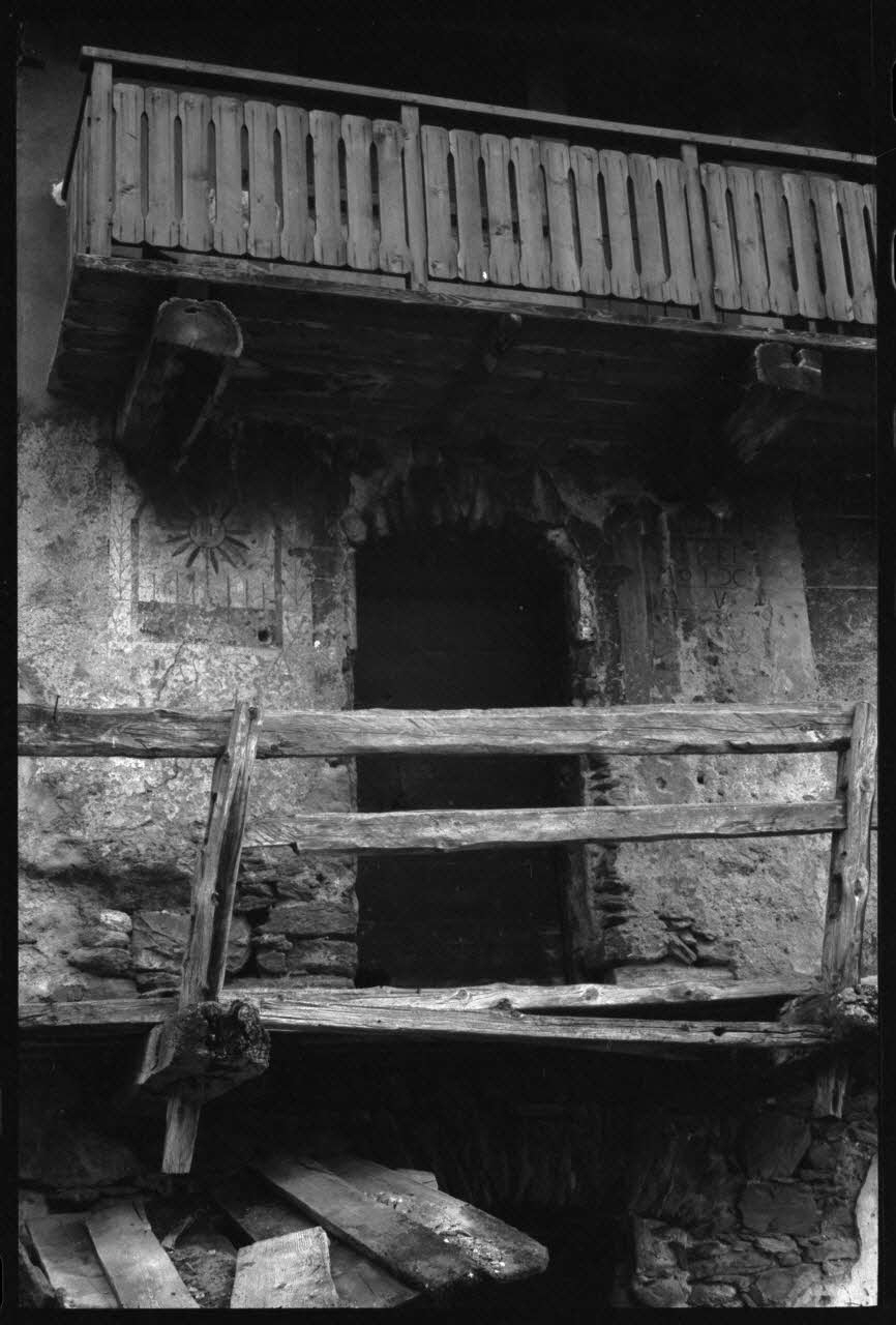 Jean Cuisenier photographie Enquête conduite par Jean Cuisenier en Suisse (du 25 mars au 8 avril 1972) Canton du Valais, Suisse 1972/4/5 Ph.1972.97.53 Photo