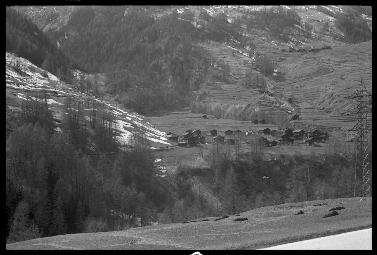 Jean Cuisenier photographie Enquête conduite par Jean Cuisenier en Suisse (du 25 mars au 8 avril 1972) Canton du Valais, Suisse 1972/4/5 Ph.1972.97.56 Photo