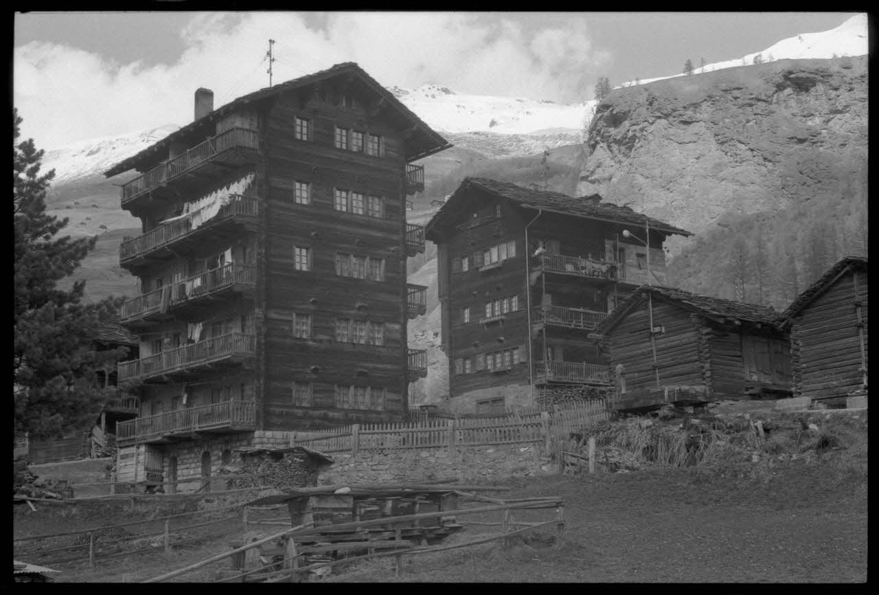 Jean Cuisenier photographie Enquête conduite par Jean Cuisenier en Suisse (du 25 mars au 8 avril 1972) Canton du Valais, Suisse 1972/4/5 Ph.1972.97.57 Photo