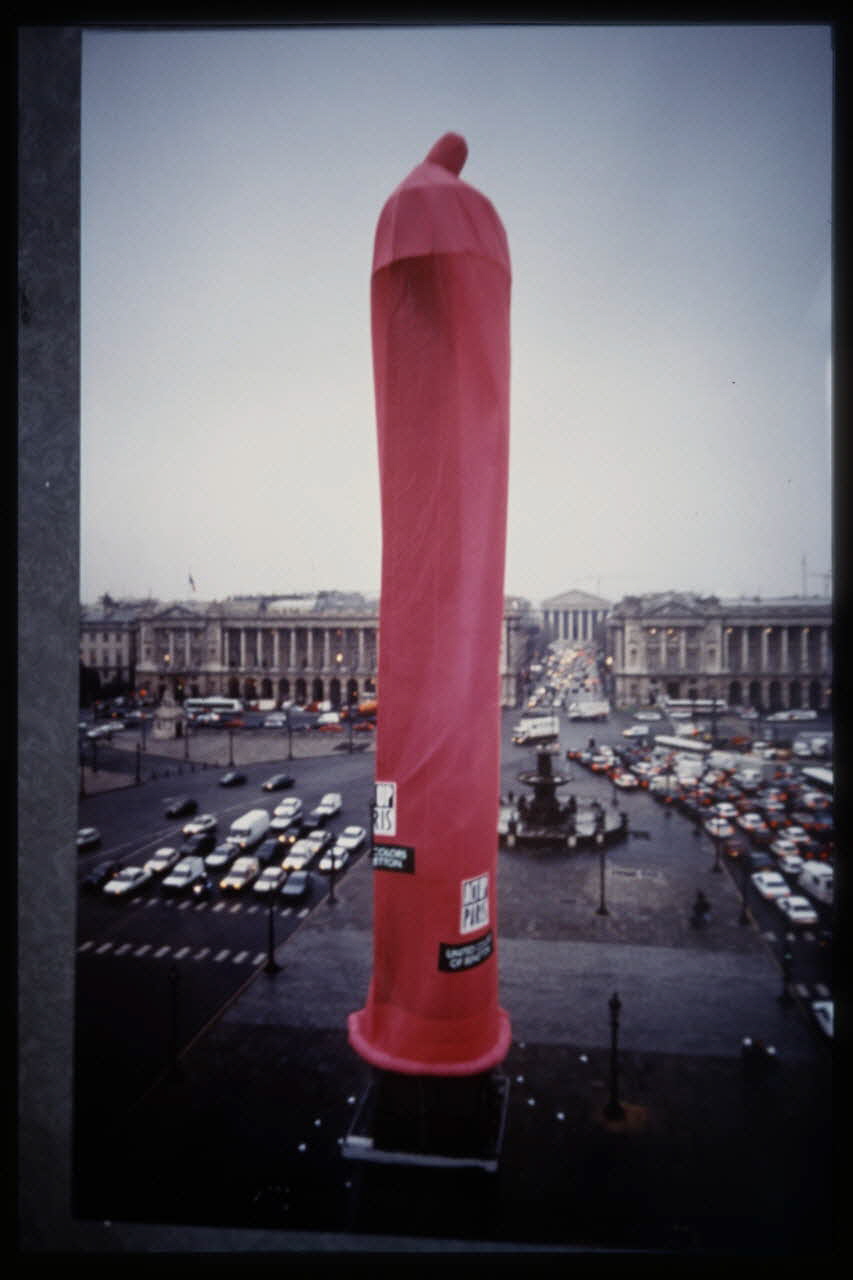 Tom Craig diapositive 1er décembre 1993, zap d'Act Up-Paris. Encapotage de l'obélisque de la concorde Ile-de-France, France 1993 Ph.2014.1.1816 Photo Collection Mucem, Tom Craig