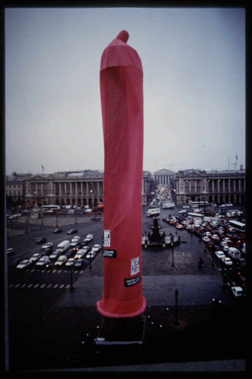 Tom Craig diapositive 1er décembre 1993, zap d'Act Up-Paris. Encapotage de l'obélisque de la concorde Ile-de-France, France 1993 Ph.2014.1.1817 Photo Collection Mucem, Tom Craig