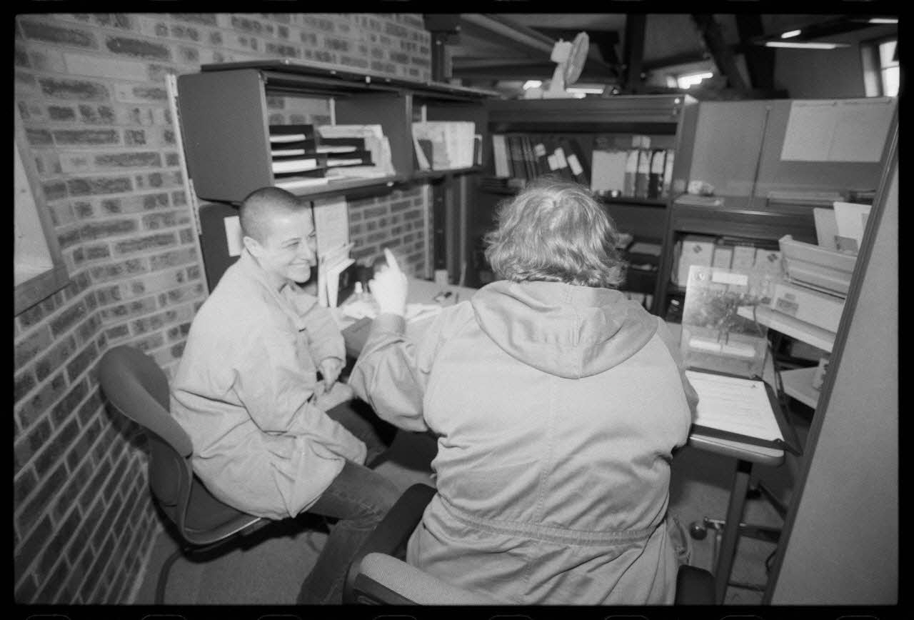 Tom Craig négatif Demande de mariage d'un couple lesbien à la Mairie du 11ème arrondissement de Paris Ile-de-France, France 1998 Ph.2014.1.1887.3 Photo Collection Mucem, Tom Craig