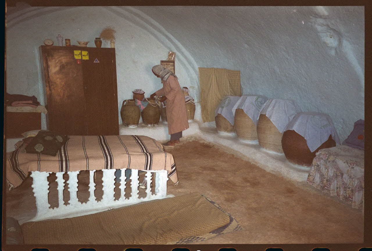 photographie MNATP. Enquête sur l'huile d'olive conduite par Jean-François Charnier (2002). Première mission Gouvernorat de Gabès, Tunisie 2002 Ph.2003.28.148 Photo
