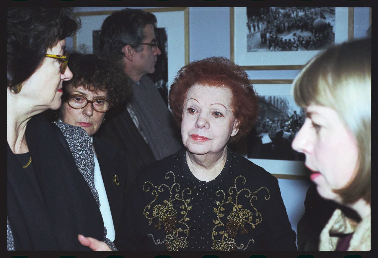 Danièle Adam ; Hervé Jézéquel photographie MNATP. Exposition. Musiciens des rues de Paris (18 novembre 1997 - 27 avril 1998) Ile-de-France, France 1997/11/18 Ph.2008.00.5.10 Photo