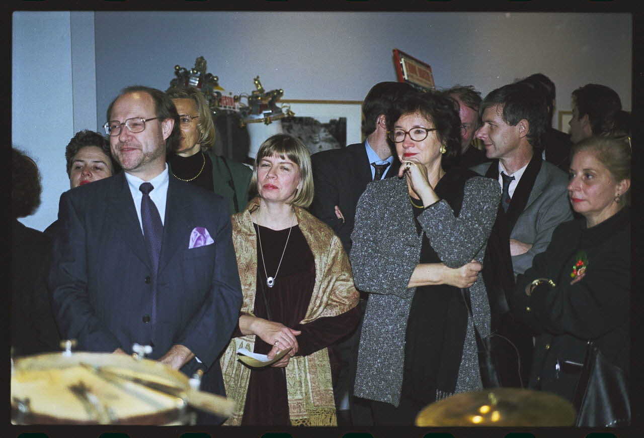 Danièle Adam ; Hervé Jézéquel photographie MNATP. Exposition. Musiciens des rues de Paris (18 novembre 1997 - 27 avril 1998) Ile-de-France, France 1997/11/18 Ph.2008.00.5.11 Photo
