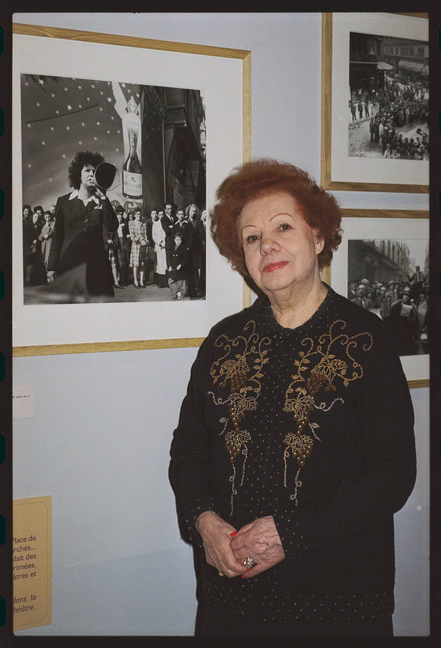 Danièle Adam ; Hervé Jézéquel photographie MNATP. Exposition. Musiciens des rues de Paris (18 novembre 1997 - 27 avril 1998) Ile-de-France, France 1997/11/18 Ph.2008.00.5.13 Photo