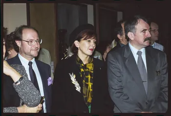 Danièle Adam ; Hervé Jézéquel photographie MNATP. Exposition. Musiciens des rues de Paris (18 novembre 1997 - 27 avril 1998) Ile-de-France, France 1997/11/18 Ph.2008.00.5.23  Photo