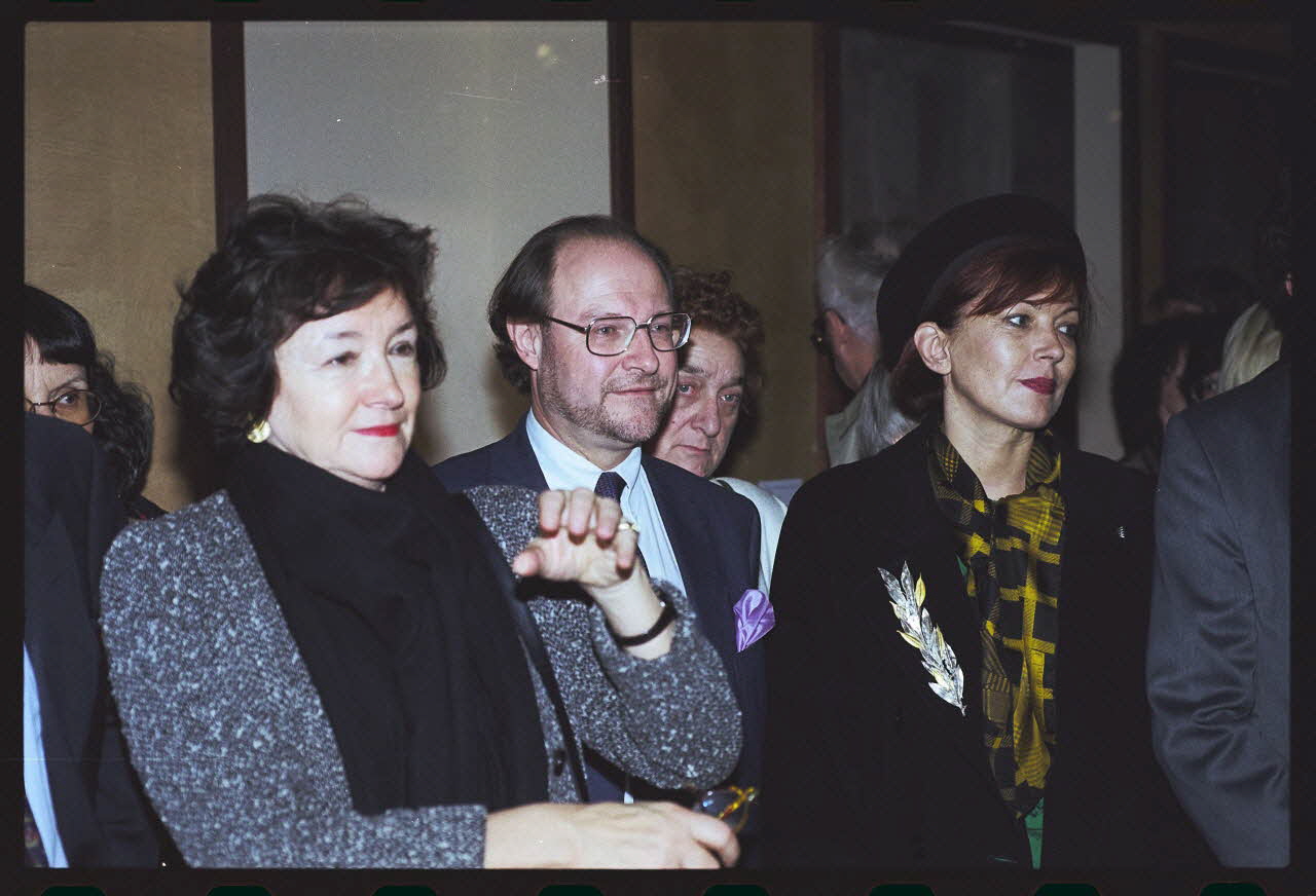 Danièle Adam ; Hervé Jézéquel photographie MNATP. Exposition. Musiciens des rues de Paris (18 novembre 1997 - 27 avril 1998) Ile-de-France, France 1997/11/18 Ph.2008.00.5.3 Photo