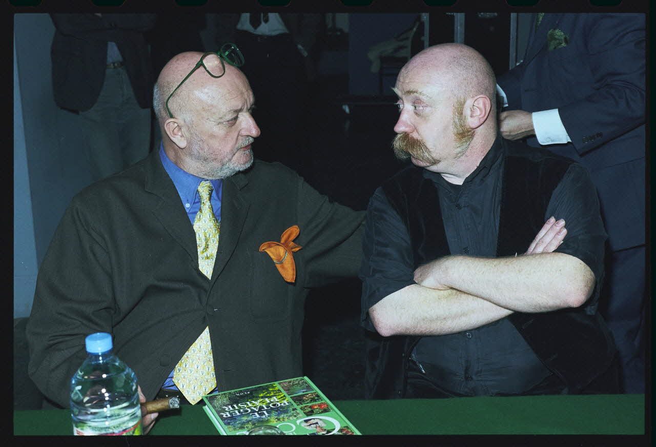 Danièle Adam ; Hervé Jézéquel photographie MNATP. Exposition. Musiciens des rues de Paris (18 novembre 1997 - 27 avril 1998) Ile-de-France, France 1998/3/23 Ph.2008.00.5.33 Photo