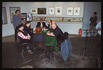 Danièle Adam ; Hervé Jézéquel photographie MNATP. Exposition. Musiciens des rues de Paris (18 novembre 1997 - 27 avril 1998) Ile-de-France, France 1998/3/23 Ph.2008.00.5.36 Photo