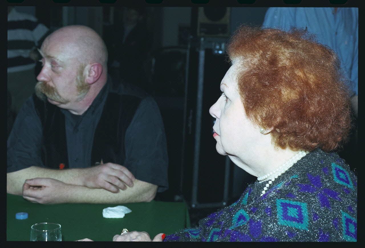 Danièle Adam ; Hervé Jézéquel photographie MNATP. Exposition. Musiciens des rues de Paris (18 novembre 1997 - 27 avril 1998) Ile-de-France, France 1998/3/23 Ph.2008.00.5.40 Photo