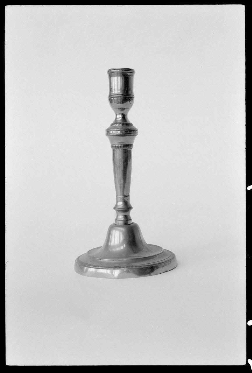 Alain Guey photographie Chandelier. Daté du 19è siècle Ile-de-France, France 1973/4/1 Ph.1973.73.65 Photo