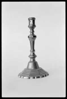 Alain Guey photographie Chandelier. Daté du 18è ou du 19è siècle Ile-de-France, France 1973/4/1 Ph.1973.73.67  Photo