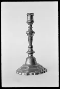 Alain Guey photographie Chandelier. Daté du 18è ou du 19è siècle Ile-de-France, France 1973/4/1 Ph.1973.73.70 Photo